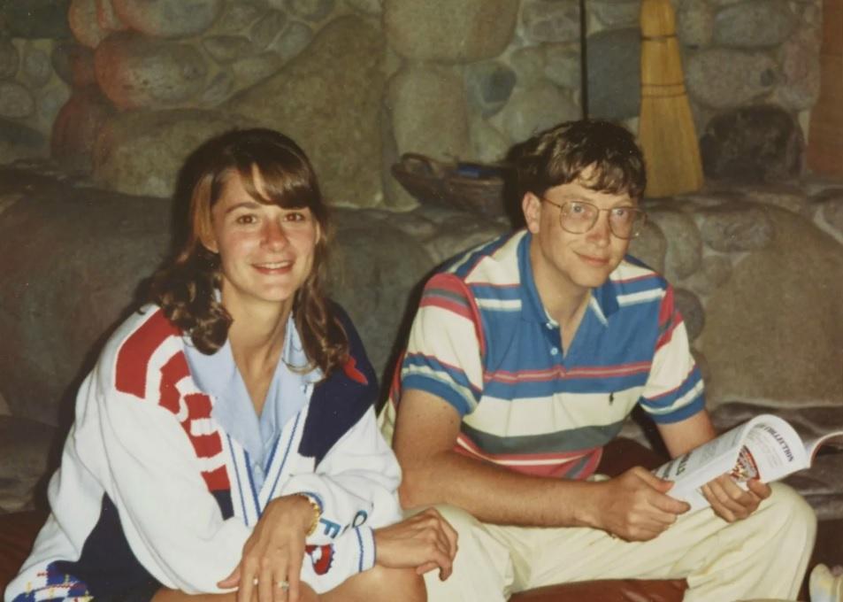 Melinda French dan Bill Gates pada tahun 1993, pada awal pengembangan antarmuka grafis baru